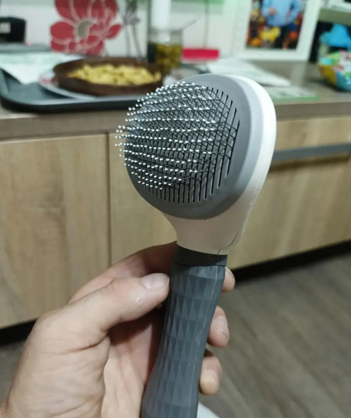 TailWag™ One-Click Brush